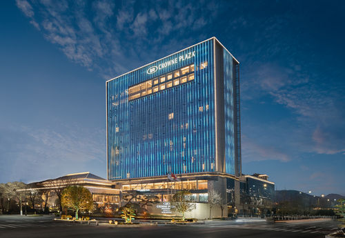 último caso de la compañía sobre Crowne Plaza Shangluo