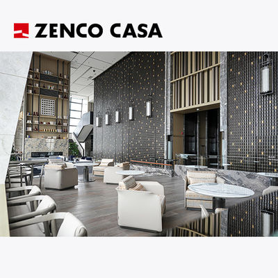 El conjunto de muebles del salón del hotel incluye 2 sillas individuales con mesa de café