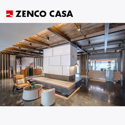 El conjunto de muebles del vestíbulo del hotel incluye sillas de descanso taburetes mesa de café sofá cojines