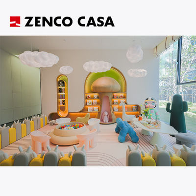 Muebles para el área de juegos de niños con taburetes y sillas de colores