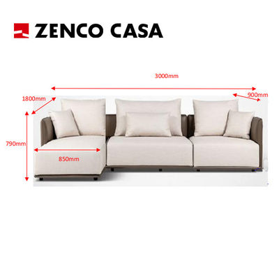 Muebles modernos de suites de hotel con cama de rey, mesa de escritura y silla de escritura, etc.